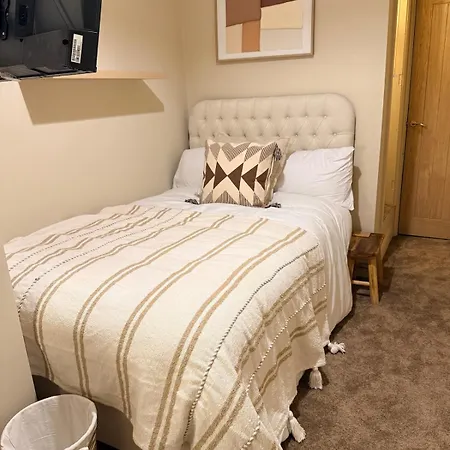 Contractor 4bd Long W Wi-fi, Washer, Smart Tvs & Parking * Carlisle (Cumbria)