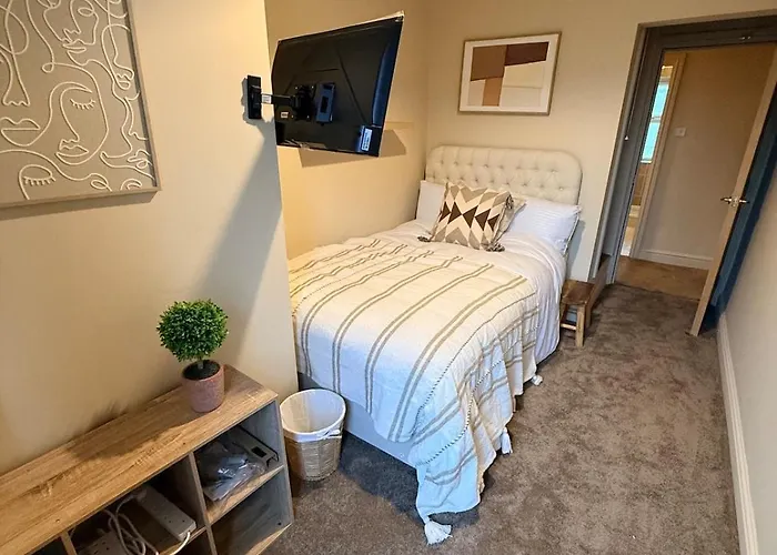 Contractor 4bd Long W Wi-fi, Washer, Smart Tvs & Parking * كارلايل