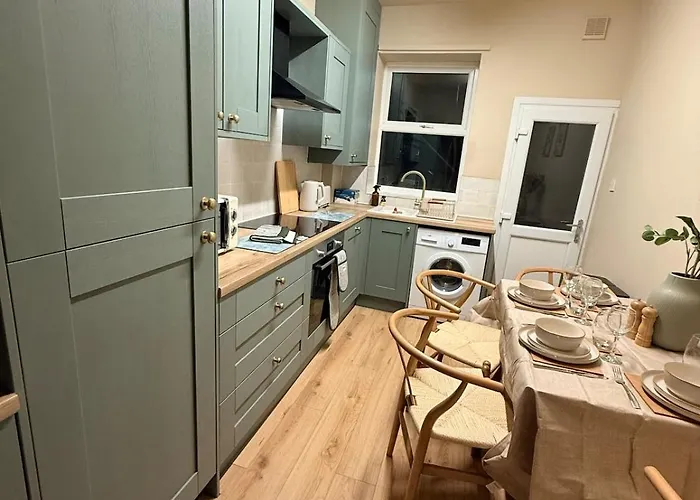 Contractor 4bd Long W Wi-fi, Washer, Smart Tvs & Parking بيت للعطل